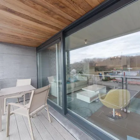 Sea Breeze With Parking By Interhome 아파트