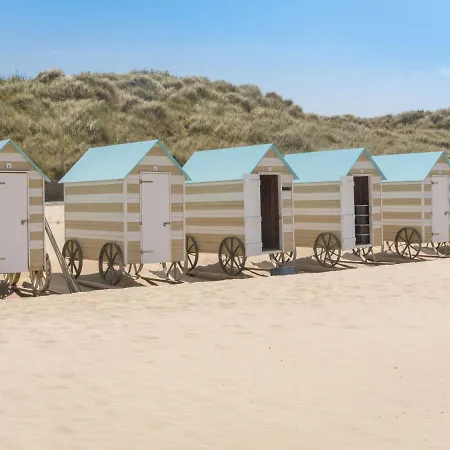 아파트 Sea Breeze With Parking By Interhome